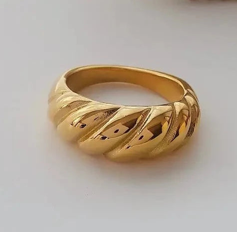 Croissant Dome Ring